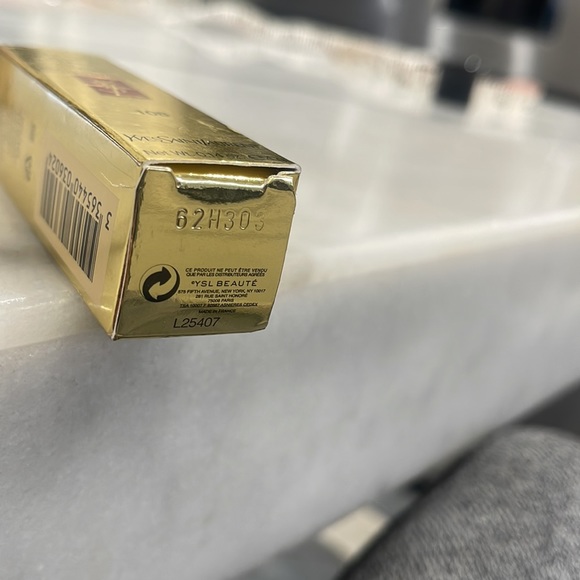 YSL Lipstick - Picture 9 of 11